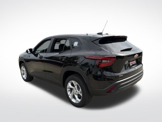 New 2026 Chevrolet Trax LS w/ LS Convenience Package FWD image 6