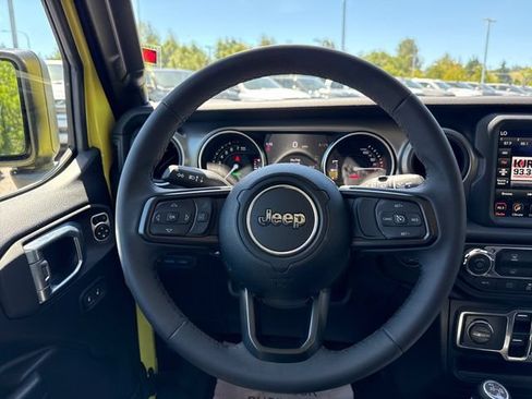 Used 2023 Jeep Wrangler Unlimited w/ 8.4" Radio Group AWD/4WD image 10