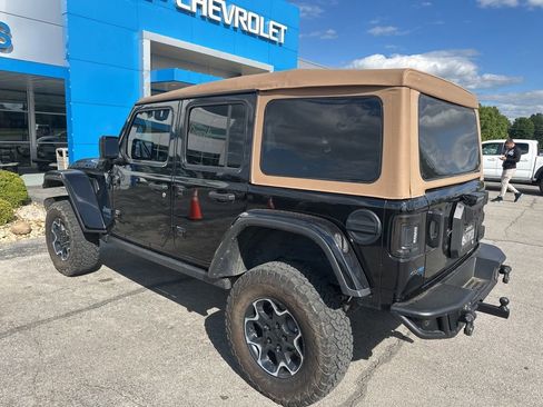 Used 2021 Jeep Wrangler Unlimited Rubicon 4xe w/ Cold Weather Group AWD/4WD image 4