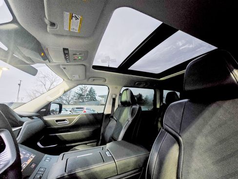 Used 2025 INFINITI QX80 Luxe image 9