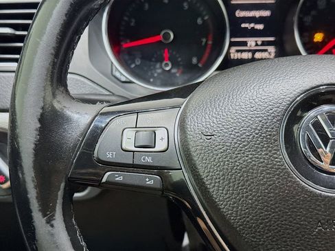 Used 2017 Volkswagen Jetta SE image 24