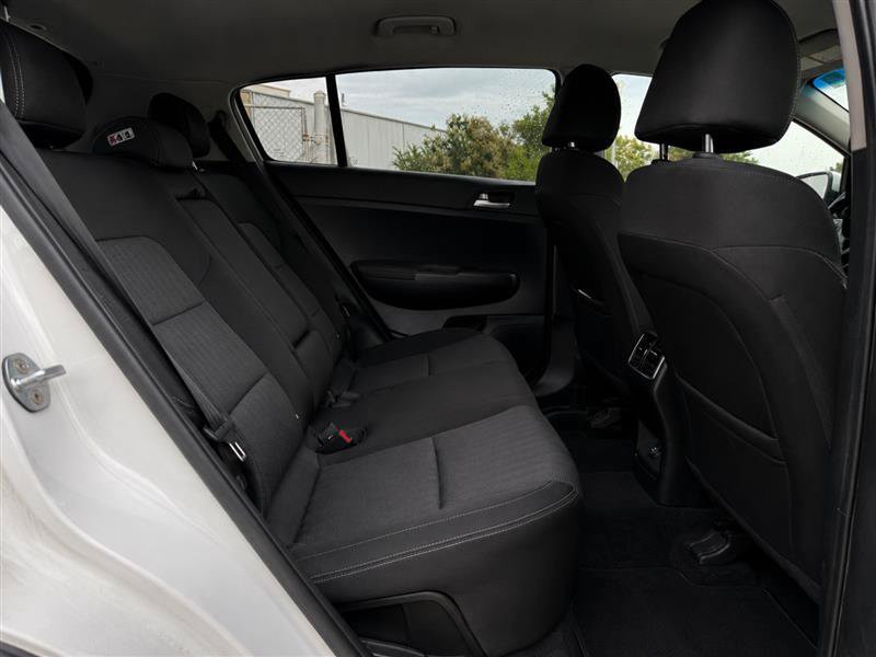 Used 2019 Kia Sportage LX AWD/4WD image 18