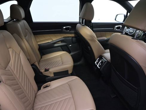 Used 2024 Kia Sorento SX Prestige w/ Olive Brown Leather Package image 18