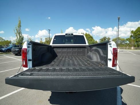 New 2026 RAM 2500 Laramie AWD/4WD image 17