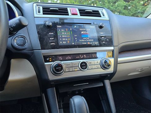 Used 2017 Subaru Outback 2.5i Limited image 5