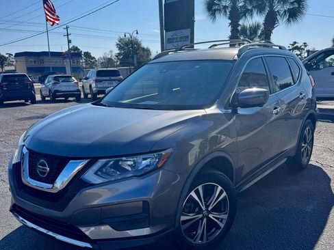 Used 2019 Nissan Rogue SV w/ Premium Package image 1