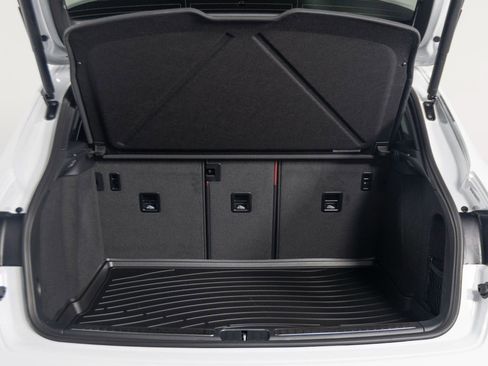 New 2026 Porsche Macan Turbo image 41