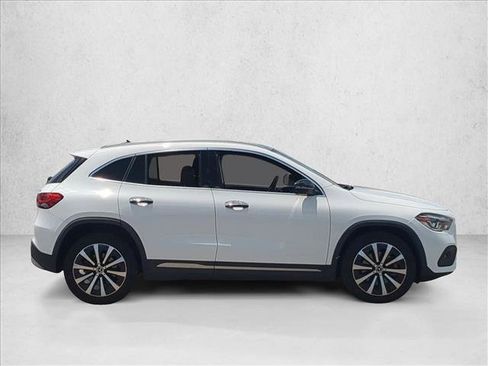Used 2022 Mercedes-Benz GLA 250 4MATIC image 4