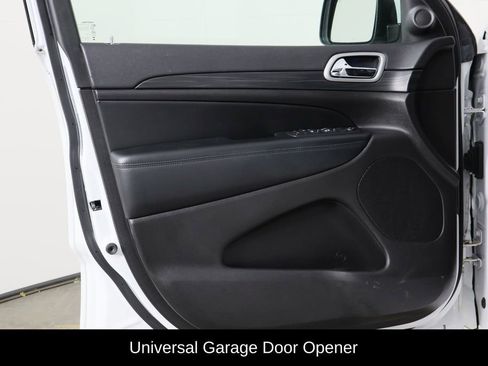 Used 2020 Jeep Grand Cherokee Altitude image 19