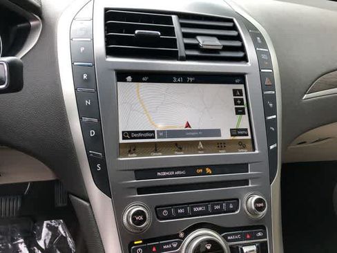 Used 2019 Lincoln MKZ Reserve FWD image 28