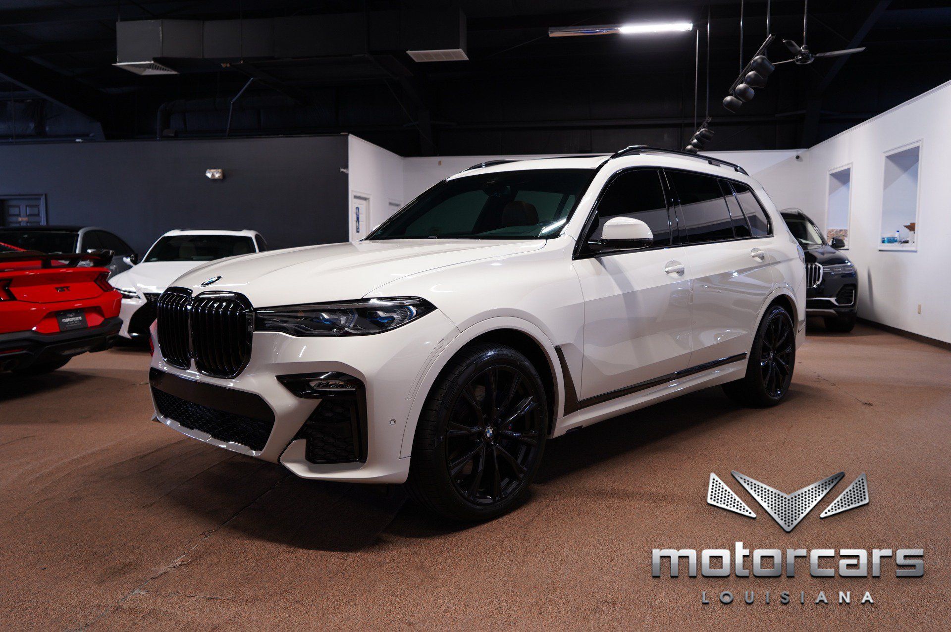 Used 2021 BMW X7 M50i w/ Dynamic Handling Package AWD/4WD image 3