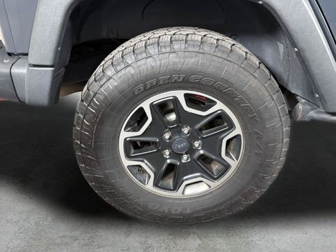 Used 2017 Jeep Wrangler Unlimited Rubicon AWD/4WD image 15