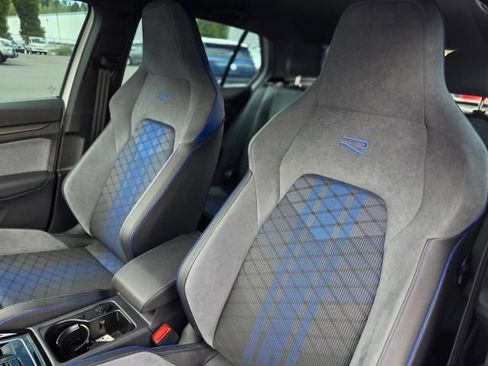 Used 2025 Volkswagen Golf R Black Edition AWD/4WD image 38