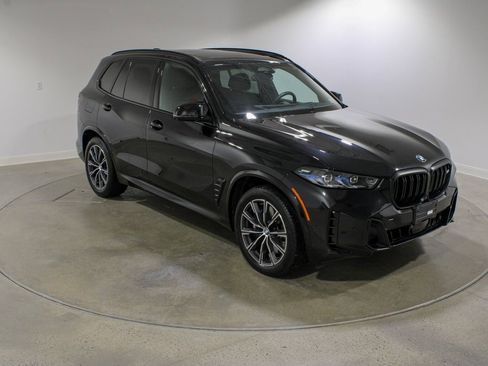 Used 2025 BMW X5 M60i w/ Climate Comfort Package image 7