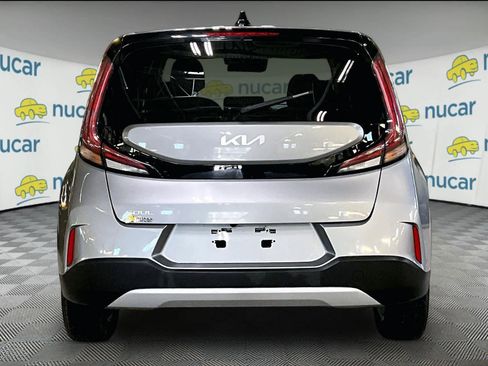 Used 2024 Kia Soul LX w/ Option Group 015 image 5