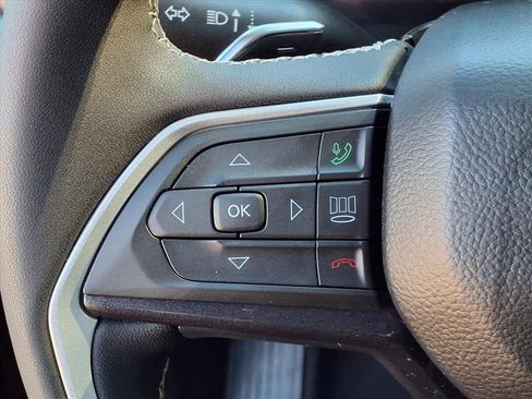 Used 2023 Jeep Grand Cherokee Laredo w/ Luxury Tech Group I image 18