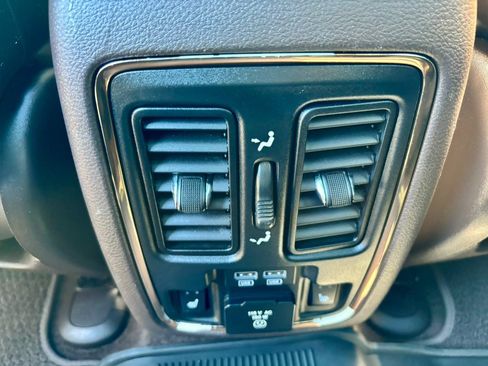 Used 2017 Jeep Grand Cherokee Summit AWD/4WD image 26