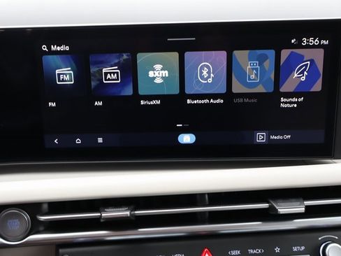 Used 2025 Hyundai Tucson SE image 36