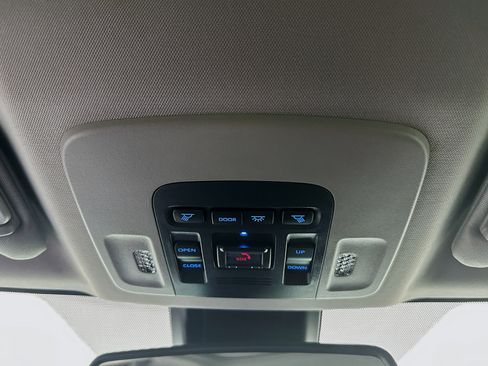 Used 2024 Toyota Camry SE w/ Convenience Package image 18