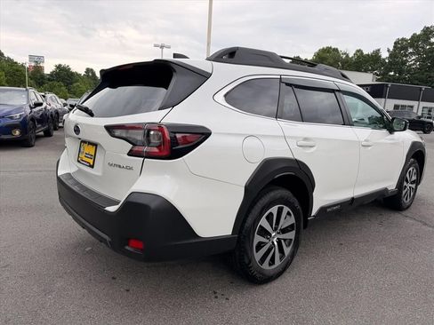 Certified 2025 Subaru Outback Premium AWD/4WD image 11