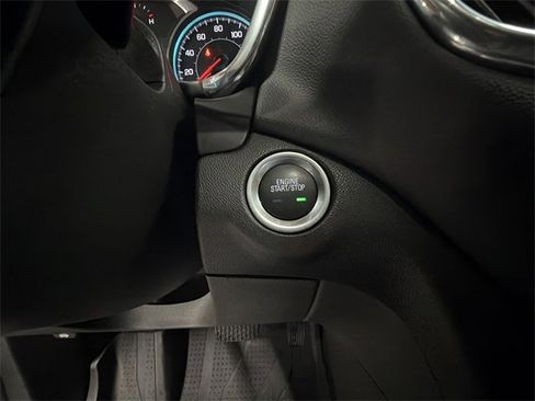 Certified 2024 Chevrolet Equinox LT w/ LPO, Floor Liner Package image 17