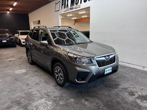 Used 2019 Subaru Forester Premium w/ All-Weather Package AWD/4WD image 2