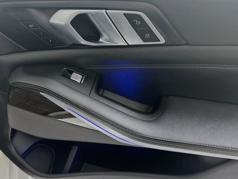 Used 2023 BMW X7 xDrive40i image 23