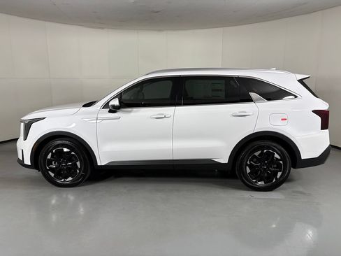 New 2026 Kia Sorento S w/ S Panoramic Sunroof Package FWD image 5