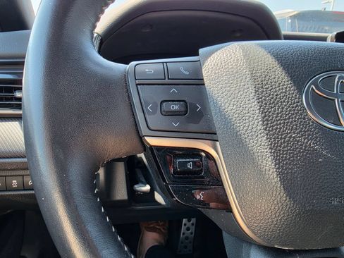 Used 2025 Toyota Camry SE FWD image 18