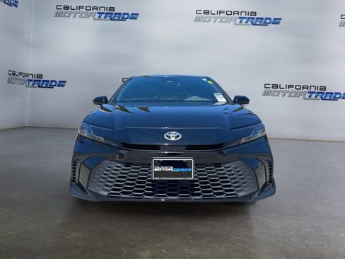 Used 2025 Toyota Camry SE FWD image 2