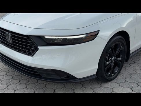 Certified 2025 Honda Accord SE image 9