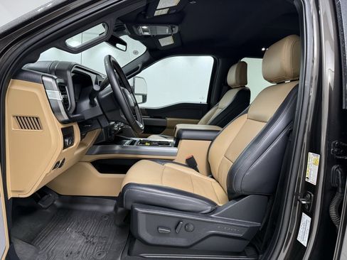 Used 2025 Ford F350 Lariat w/ Chrome Package image 19