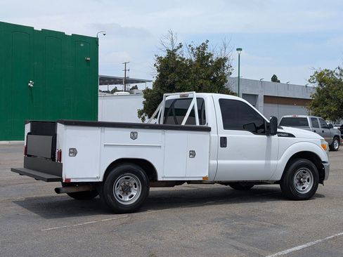 Used 2011 Ford F250 XL w/ XL Value Pkg image 2