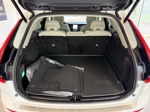 Used 2024 Volvo XC60 B5 Core AWD/4WD image 26