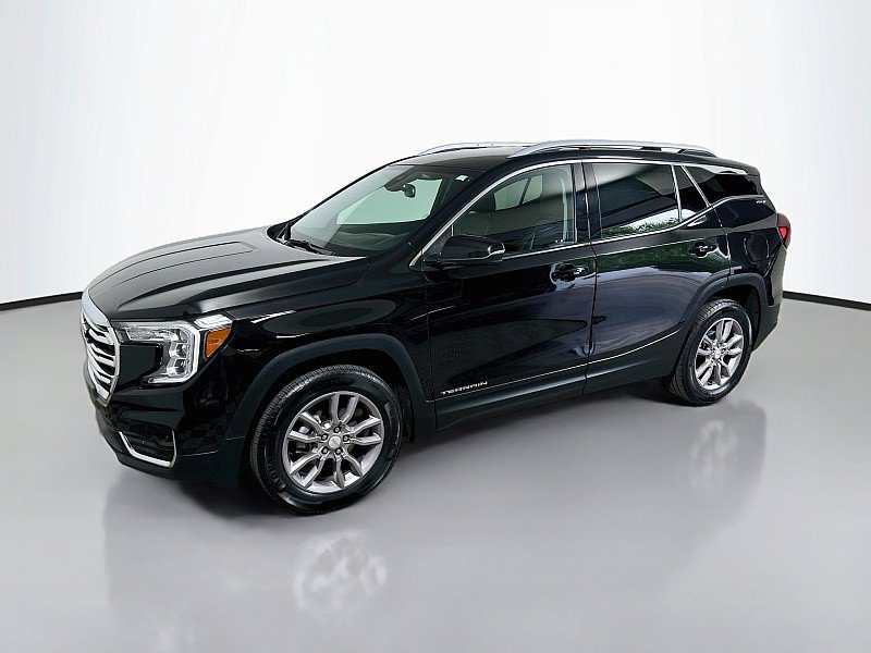 Used 2024 GMC Terrain SLT AWD/4WD image 3