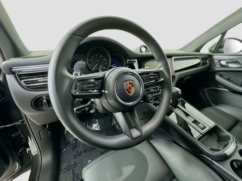 Certified 2026 Porsche Macan AWD/4WD image 12
