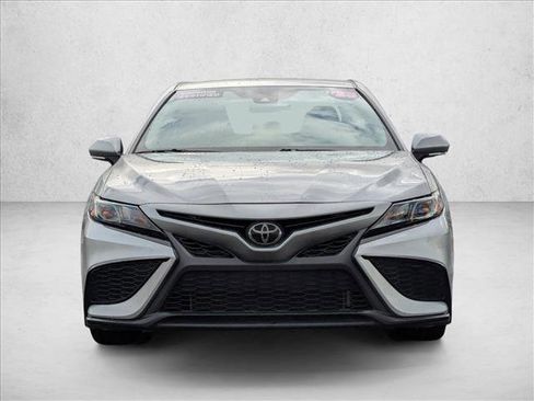 Used 2023 Toyota Camry SE image 2