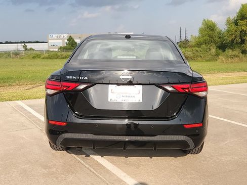 Used 2025 Nissan Sentra SV FWD image 6