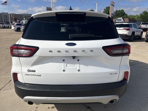 Used 2023 Ford Escape Active w/ Tech Pack #2 AWD/4WD image 4