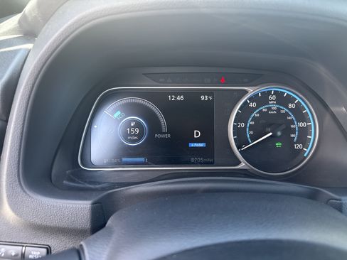Certified 2025 Nissan Leaf S FWD image 5
