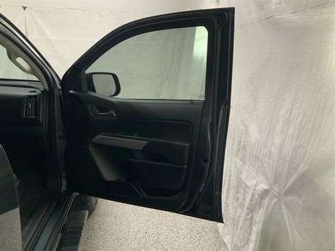 Used 2017 Chevrolet Colorado LT AWD/4WD image 24