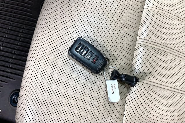 Used 2018 Lexus ES 350 w/ Luxury Package w/Wood Trim FWD image 30