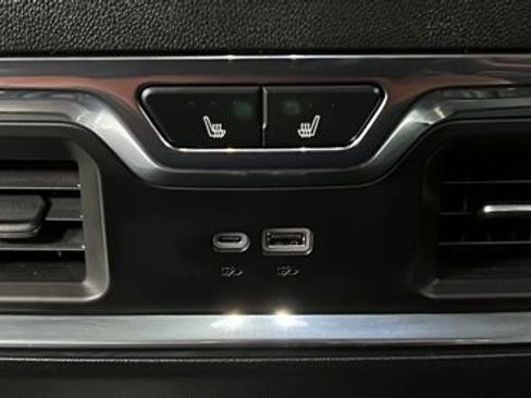 Used 2025 GMC Sierra 2500 Denali Ultimate AWD/4WD image 46