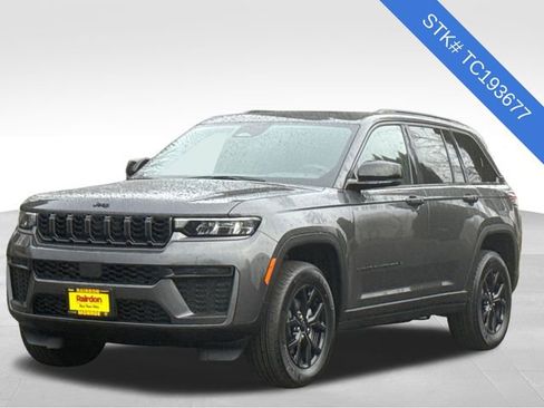 New 2026 Jeep Grand Cherokee Laredo image 4