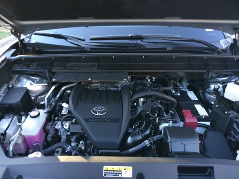 Used 2023 Toyota Highlander XLE image 71