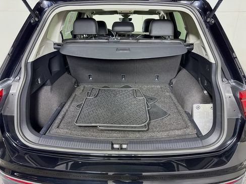 Certified 2023 Volkswagen Tiguan SE w/ Panoramic Sunroof Package AWD/4WD image 30