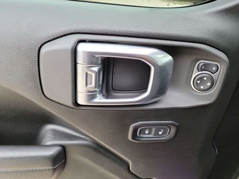 Used 2022 Jeep Wrangler Unlimited Sport image 17