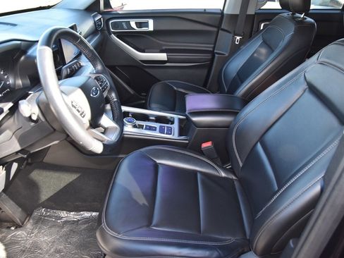 Certified 2023 Ford Explorer XLT w/ Equipment Group 202A image 9
