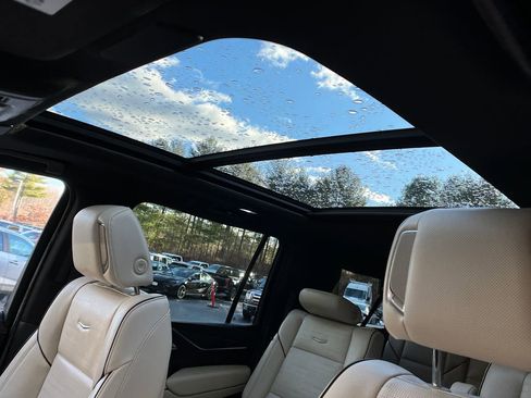 Used 2022 Cadillac Escalade ESV Sport image 21