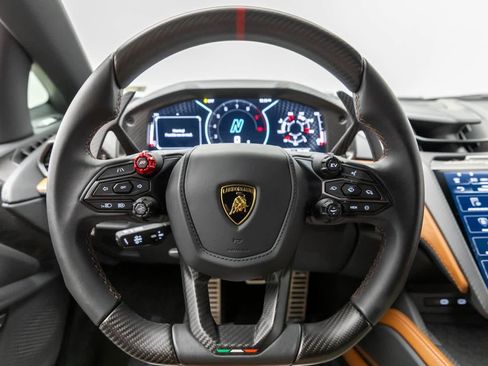 Used 2024 Lamborghini Revuelto image 15